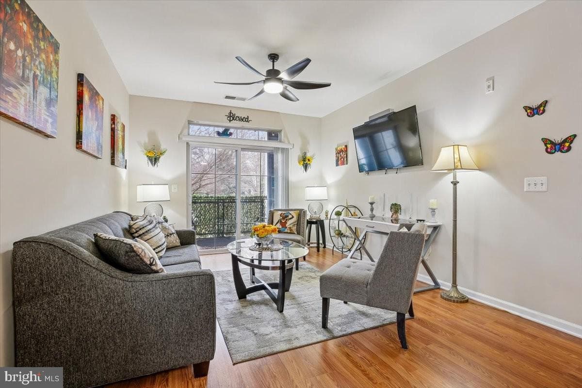 1321 Karen Boulevard #301 photo 3