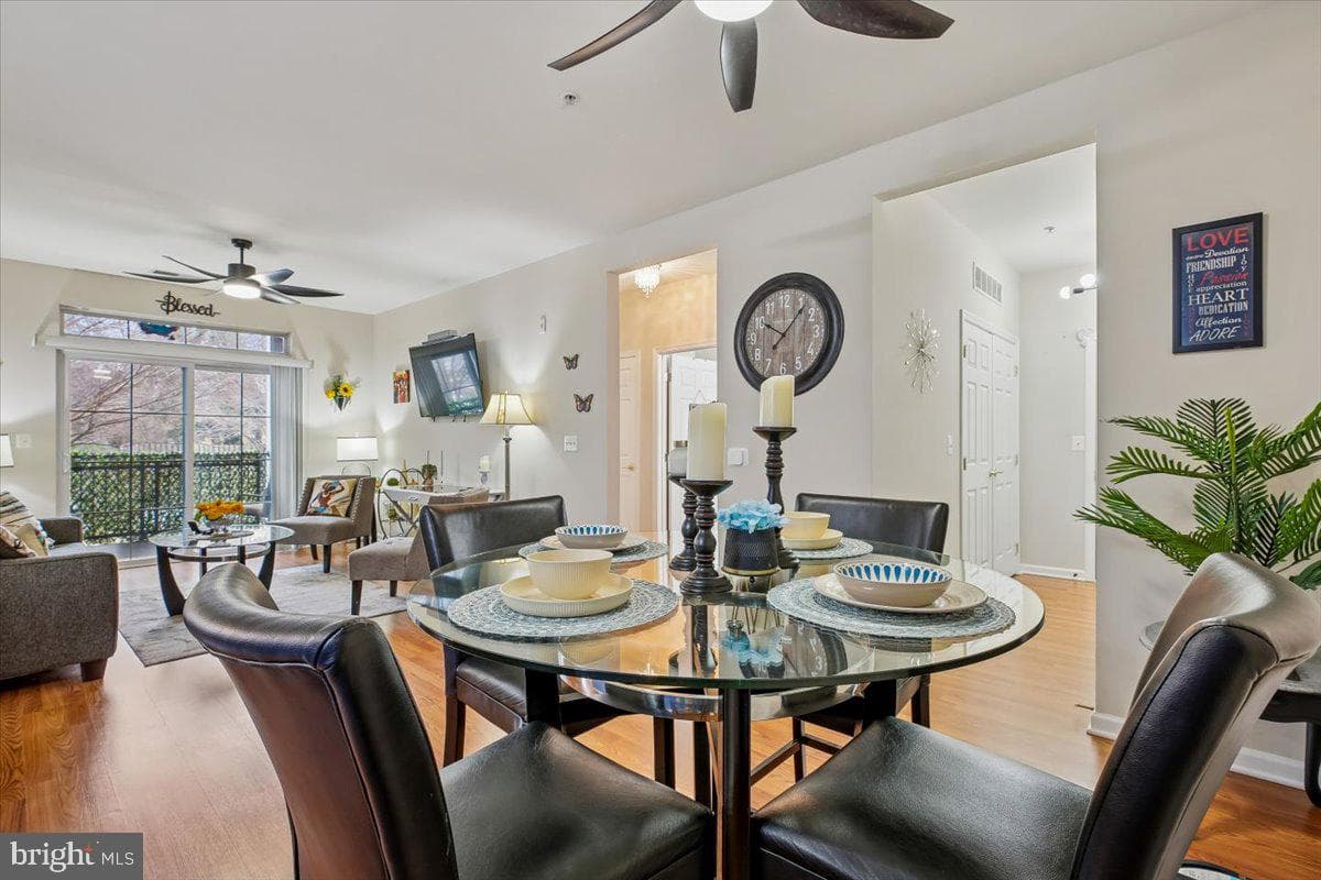 1321 Karen Boulevard #301 photo 4