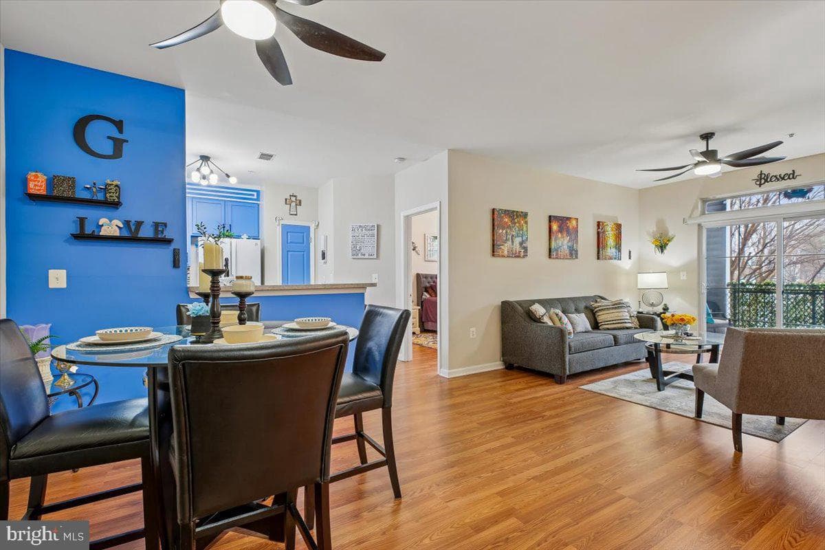 1321 Karen Boulevard #301 photo 5