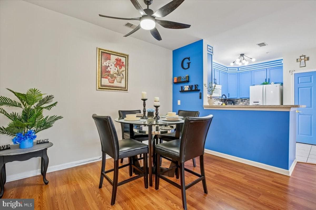 1321 Karen Boulevard #301 photo 6