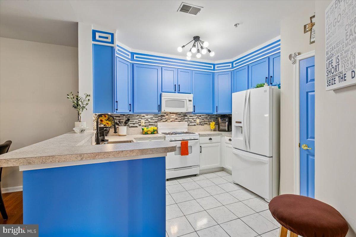1321 Karen Boulevard #301 photo 8
