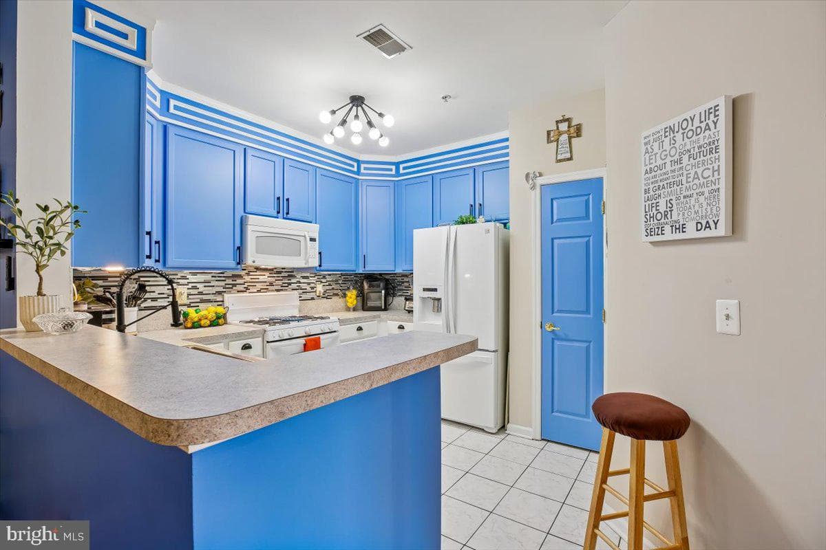 1321 Karen Boulevard #301 photo 9