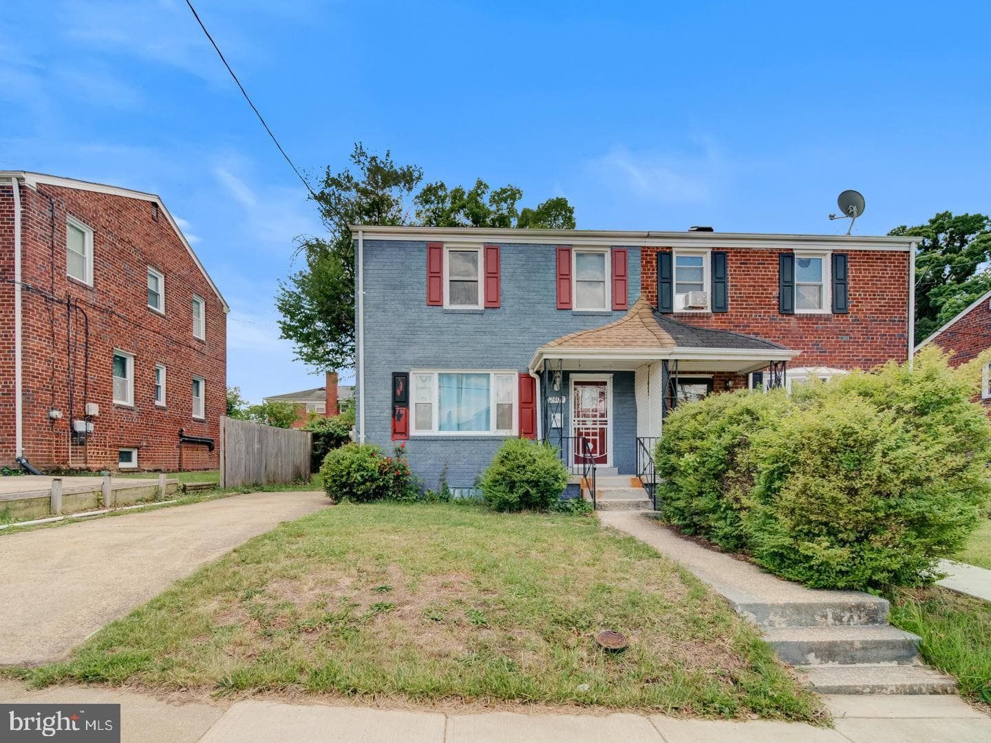 2407 Saint Clair Drive photo 2