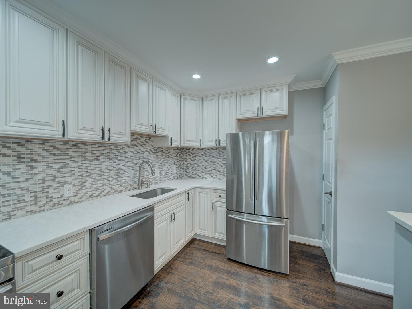 2407 Saint Clair Drive photo 20