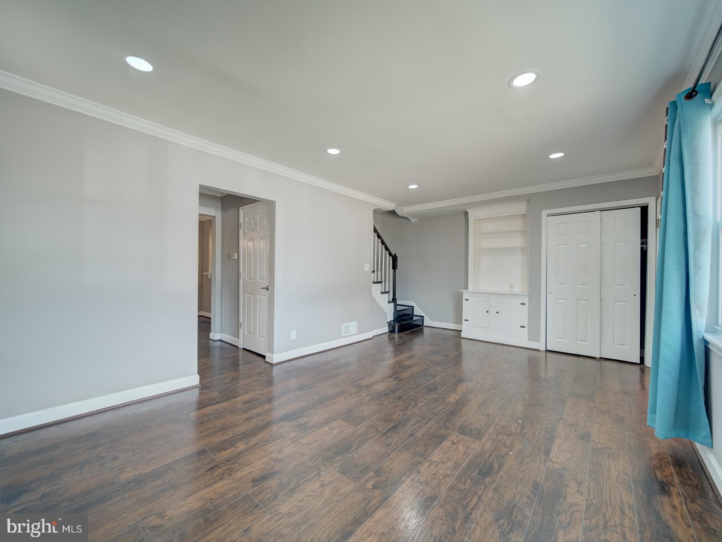 2407 Saint Clair Drive photo 7