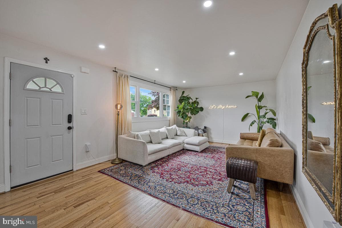 1903 Campbell Drive photo 4