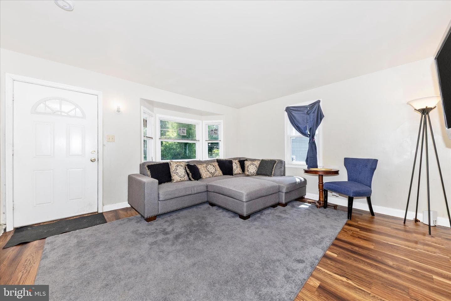 6008 Seat Pleasant Drive photo 4