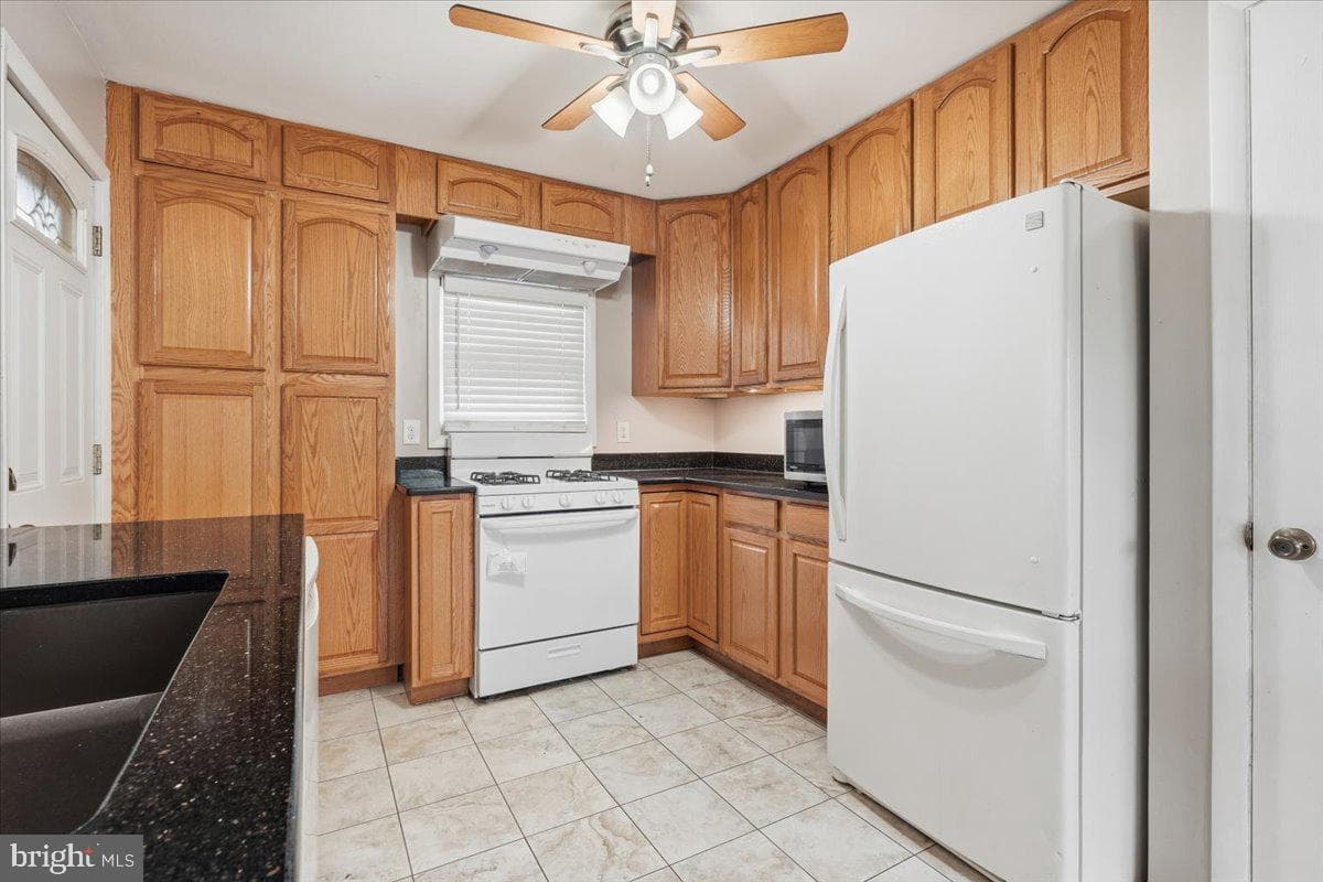 11410 Caroline Avenue photo 11