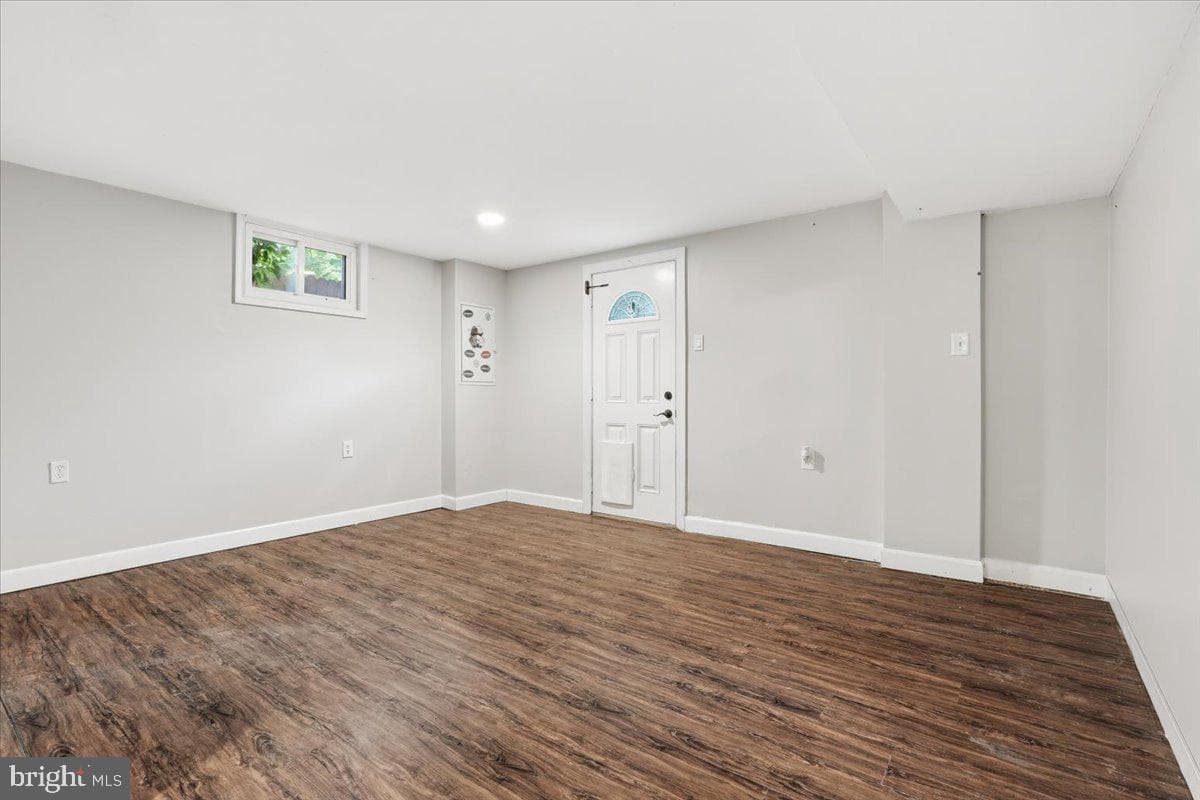 11410 Caroline Avenue photo 21