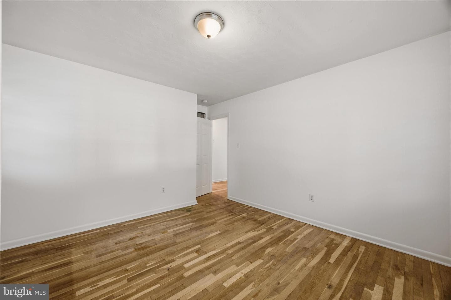 5807 Parkway Drive photo 18