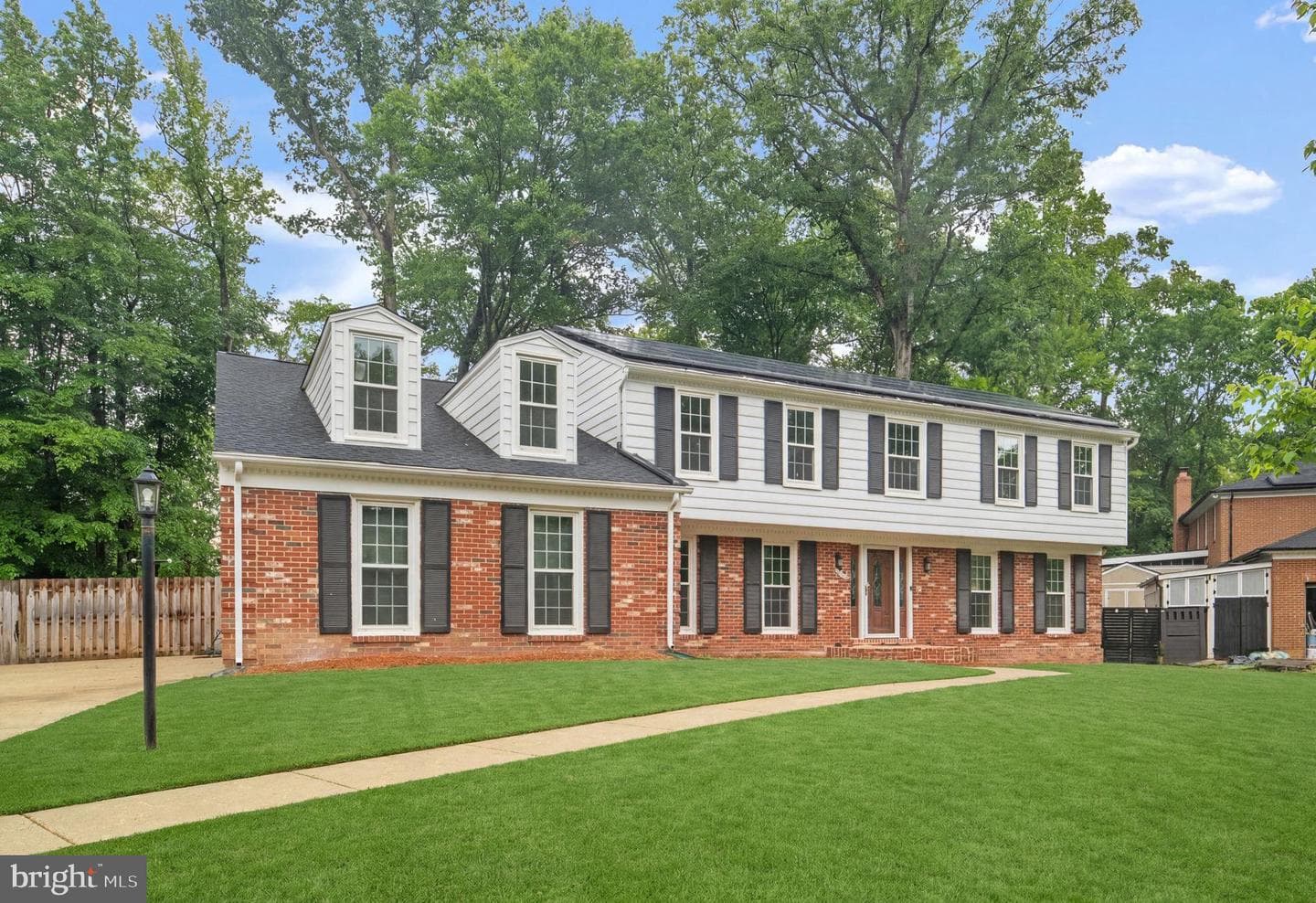 766 Gleneagles Dr photo 2