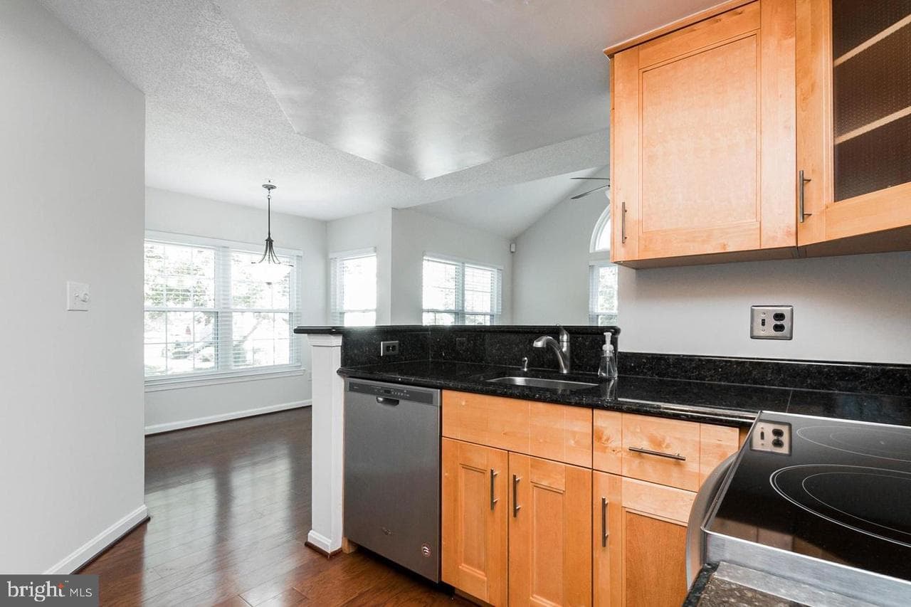 908 Westhaven Drive #11-201 photo 18