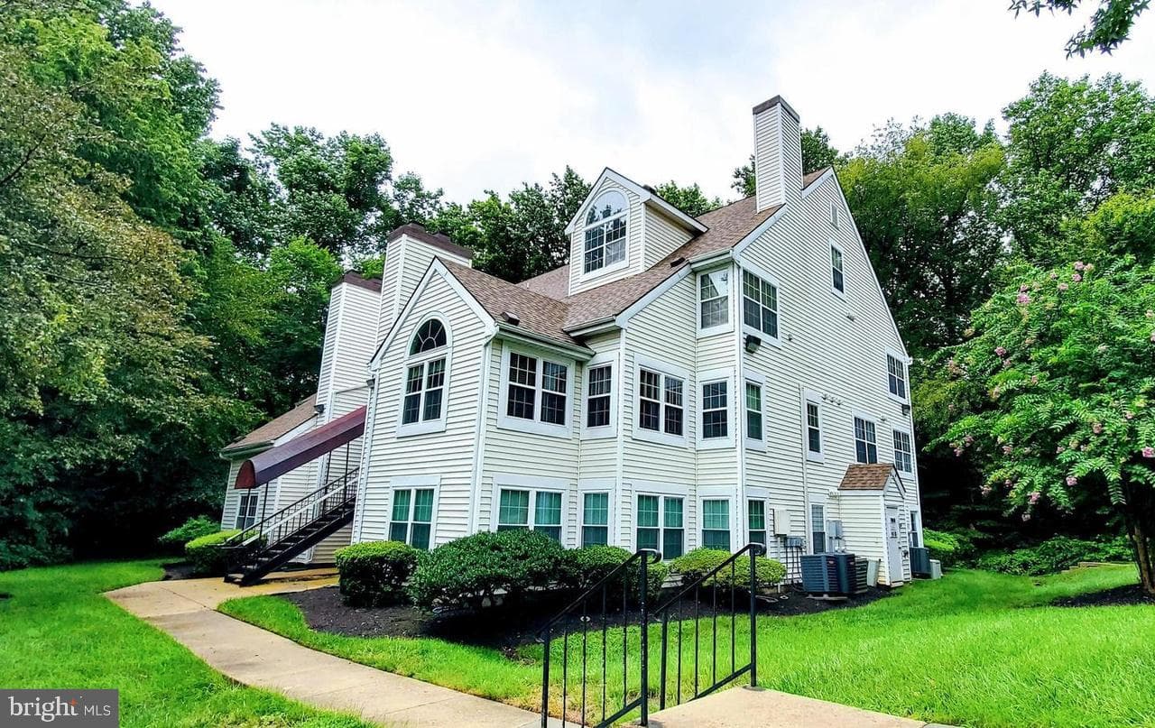 908 Westhaven Drive #11-201 photo 3