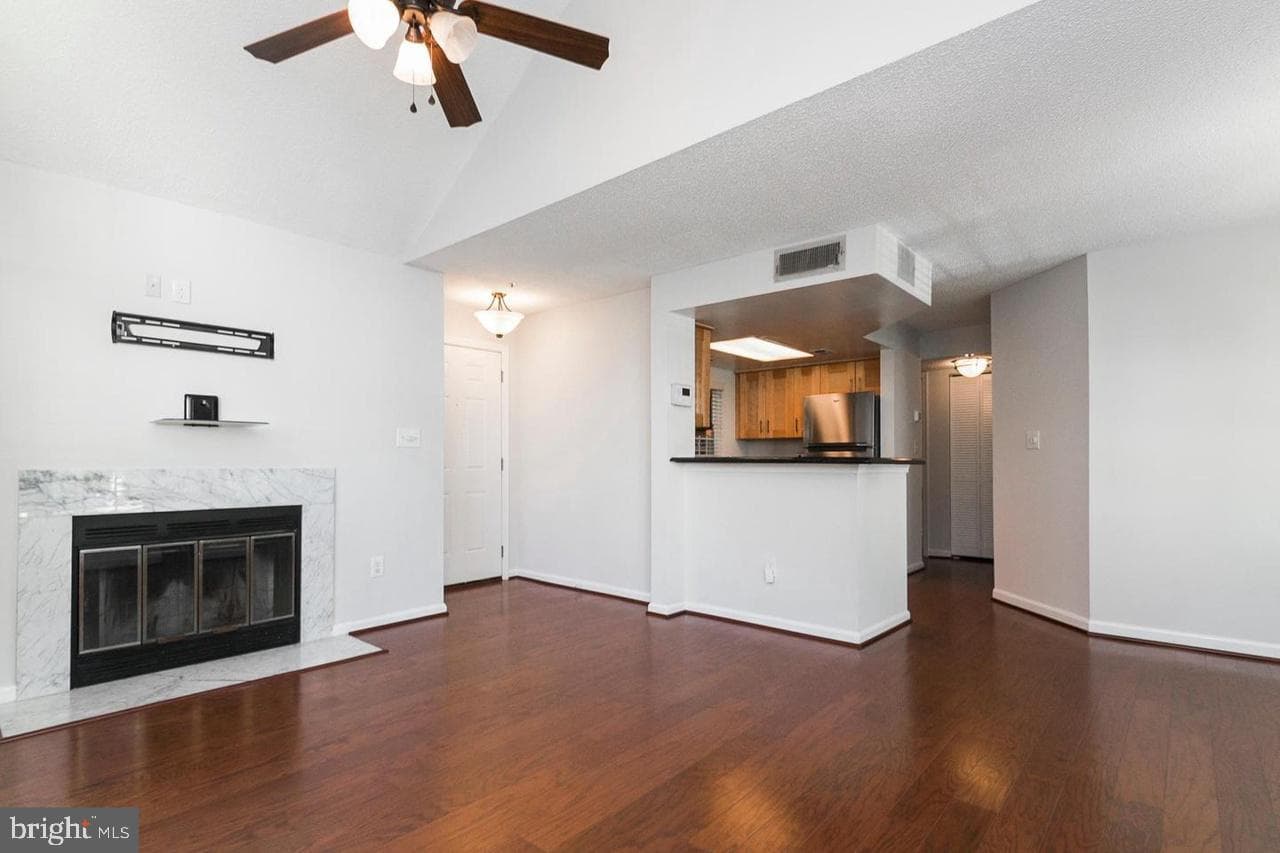 908 Westhaven Drive #11-201 photo 6
