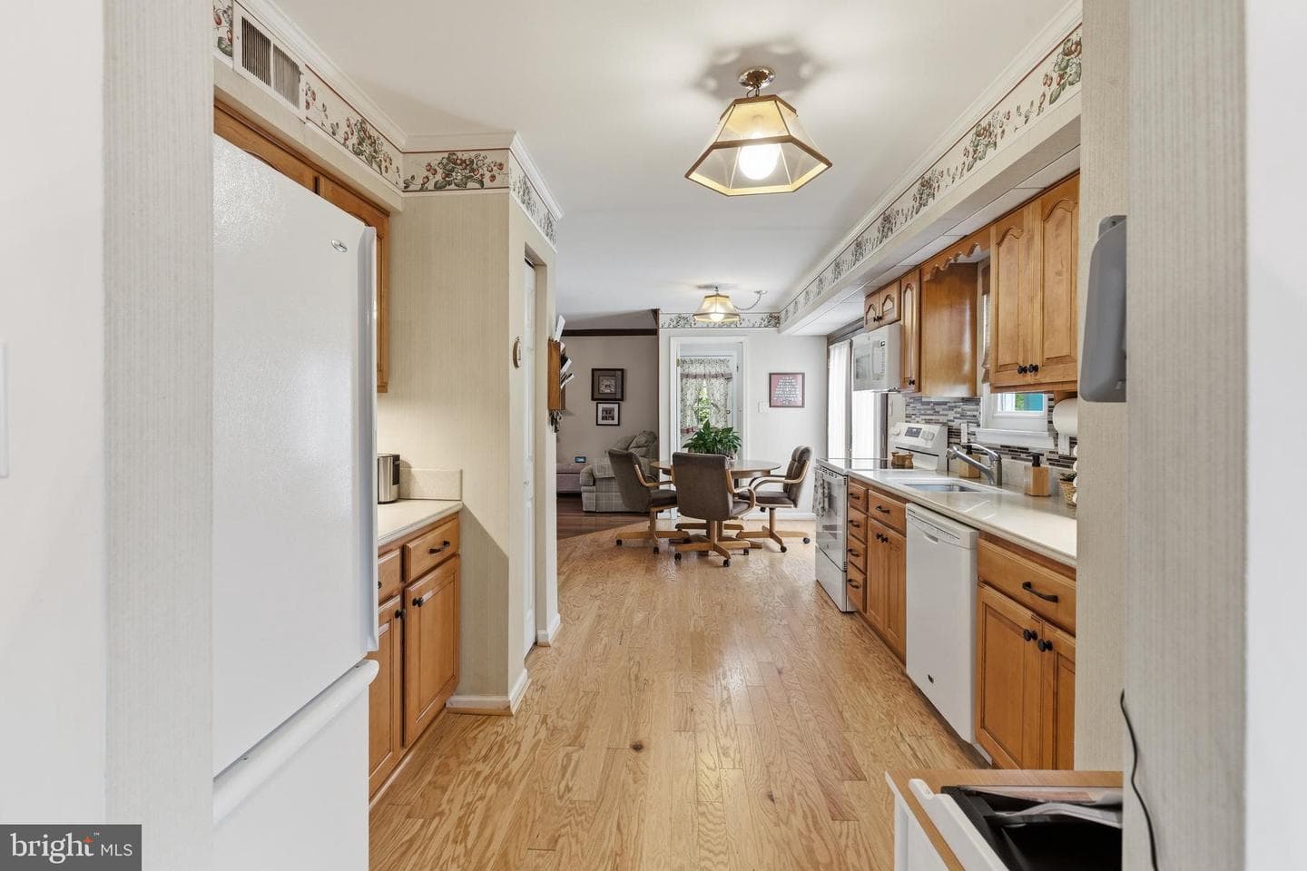 10901 Atwell Avenue photo 28