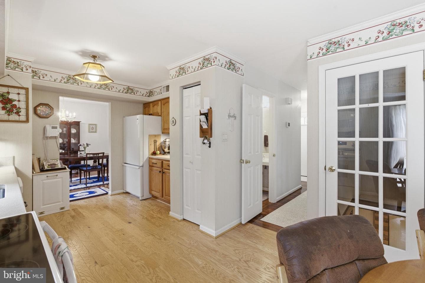 10901 Atwell Avenue photo 30