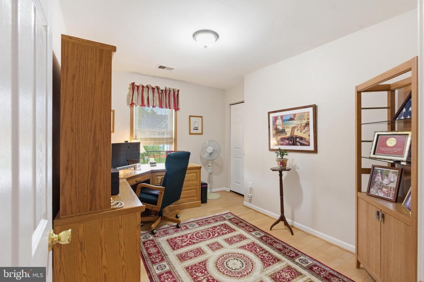 10901 Atwell Avenue photo 4