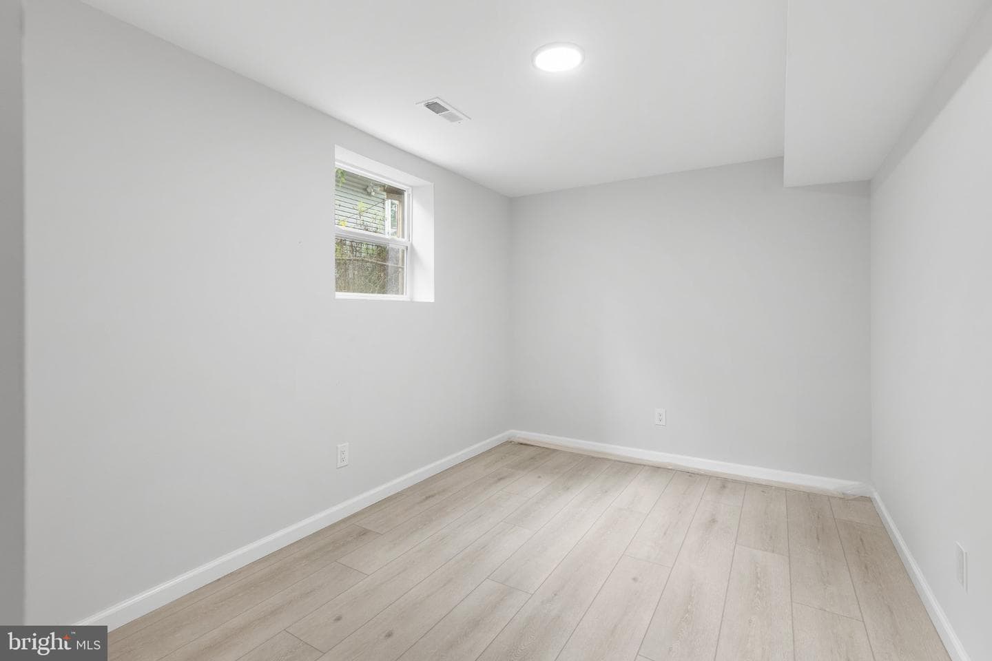 1528 Hunt Avenue photo 23