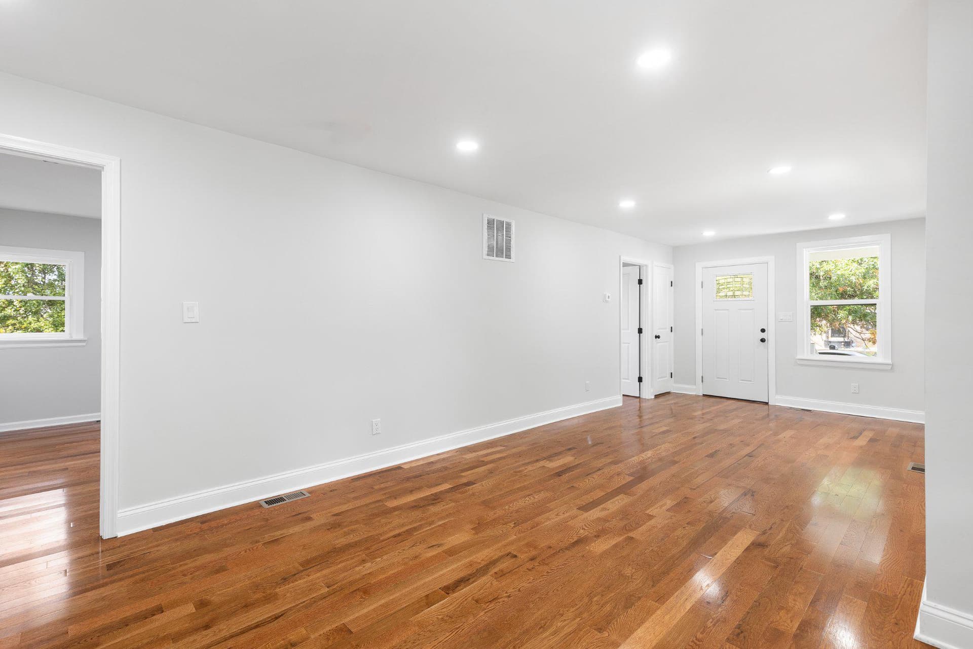 1528 Hunt Avenue photo 9