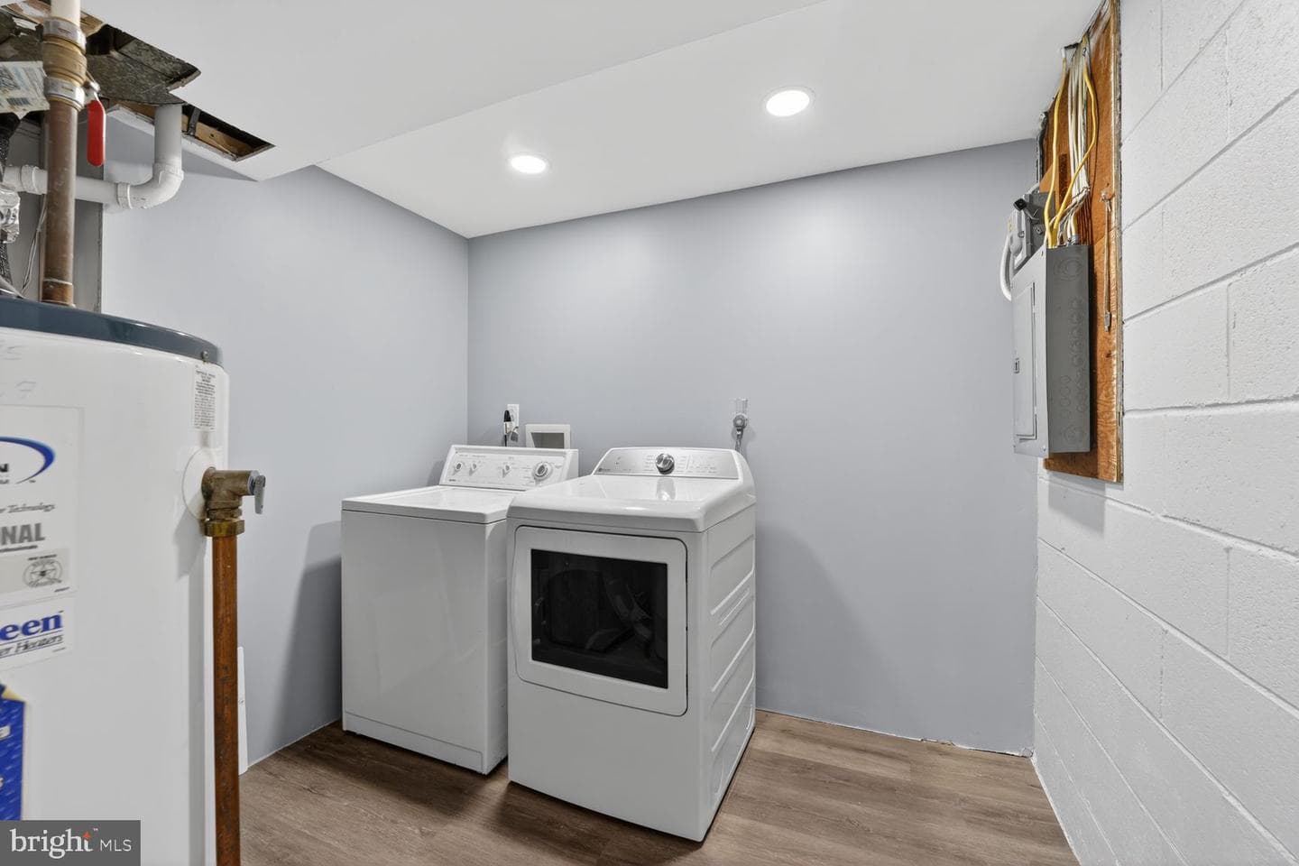 3604 Halloway N photo 12