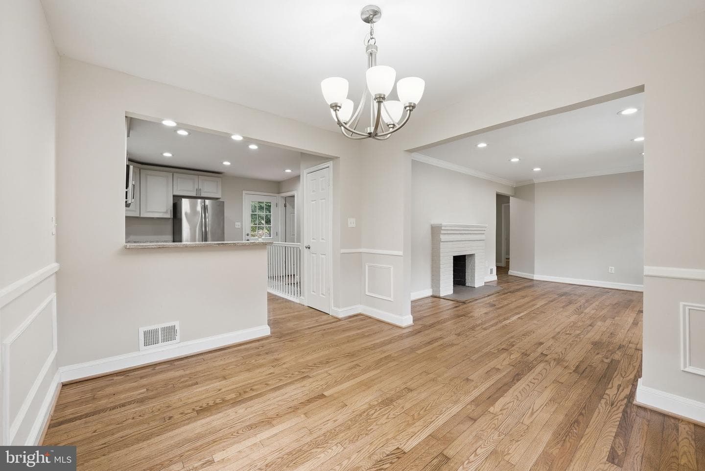4915 Sharon Road photo 5