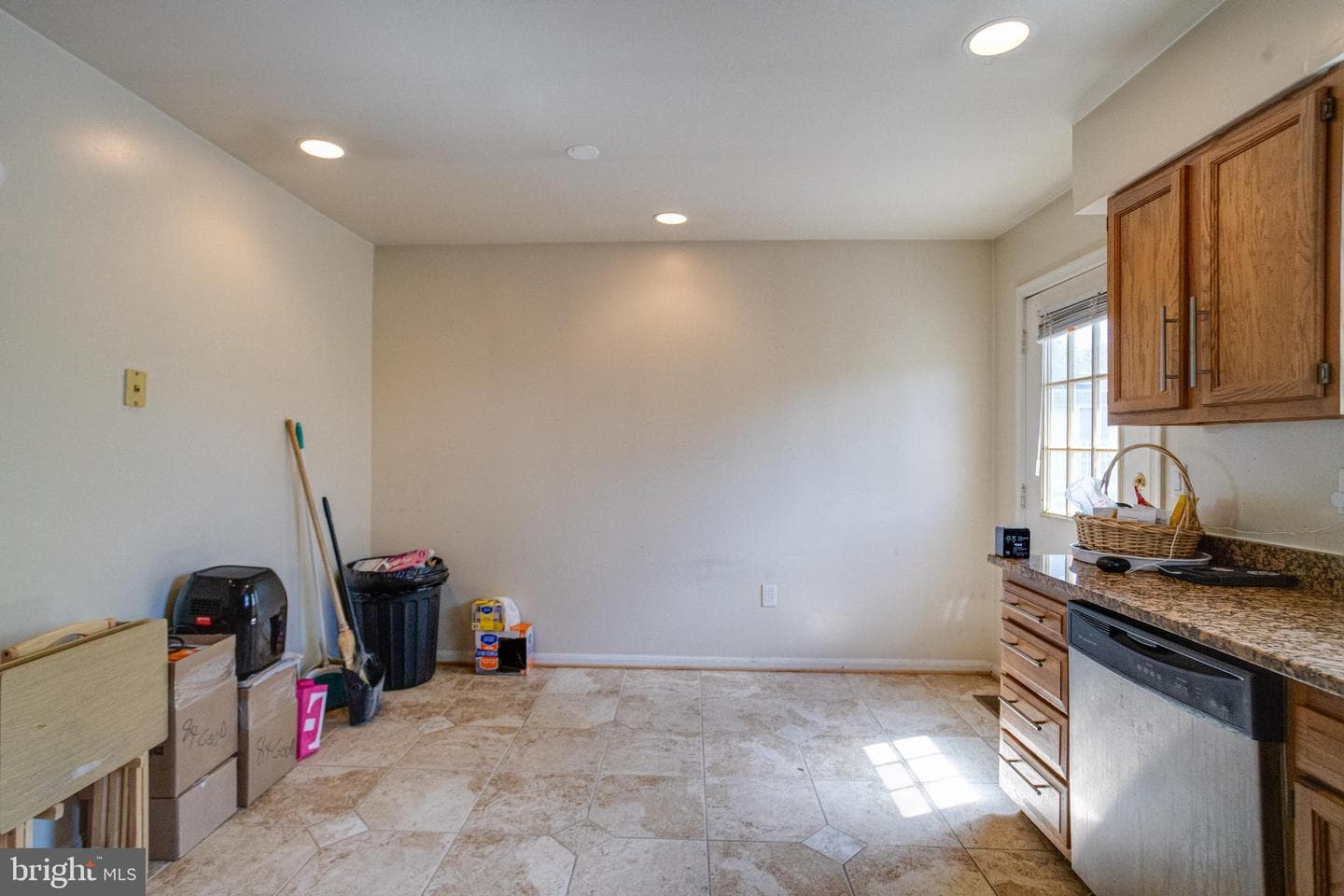 806 Balboa Avenue photo 13