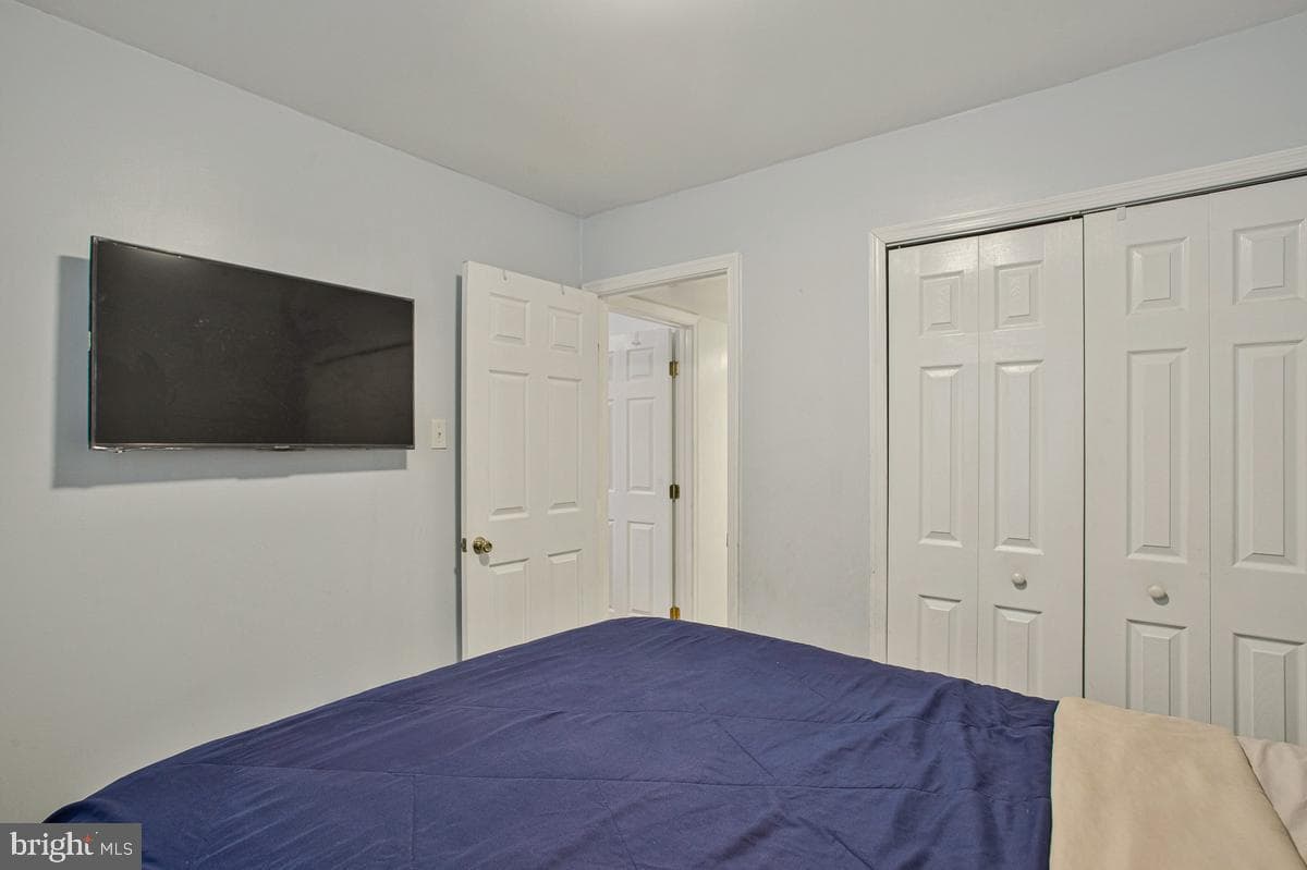 8613 Binghampton Place photo 15