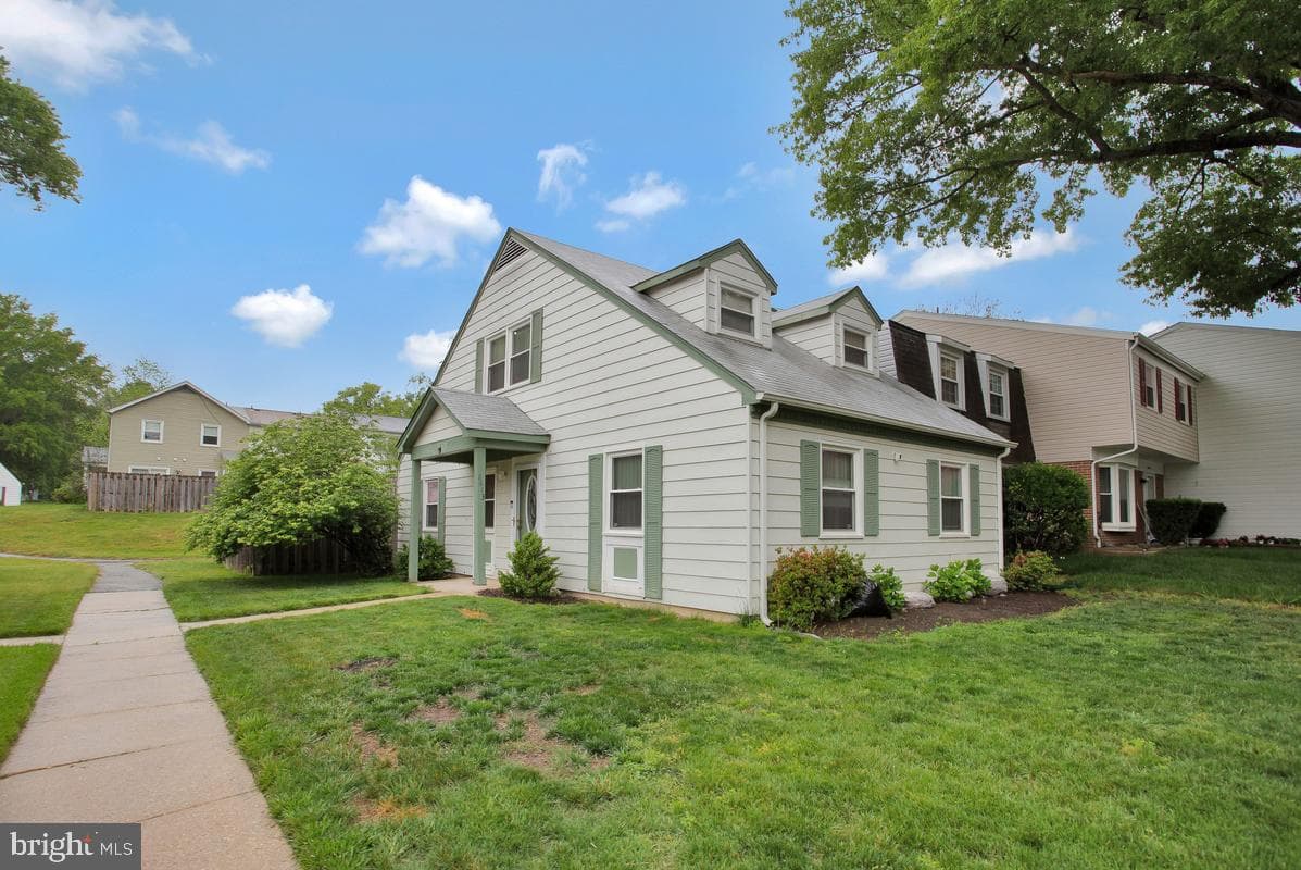 8613 Binghampton Place photo 2