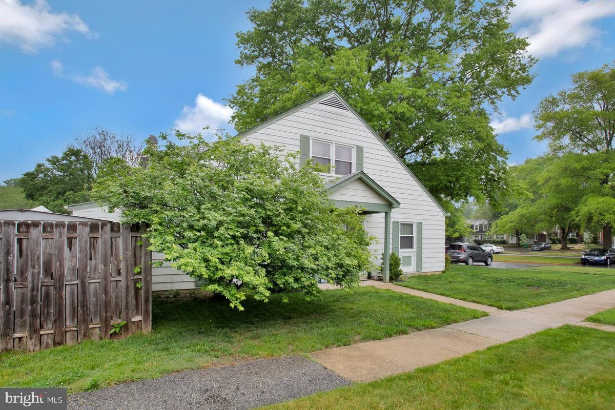 8613 Binghampton Place photo 25