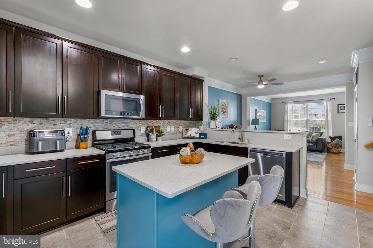 516 Victorianna Drive photo 8