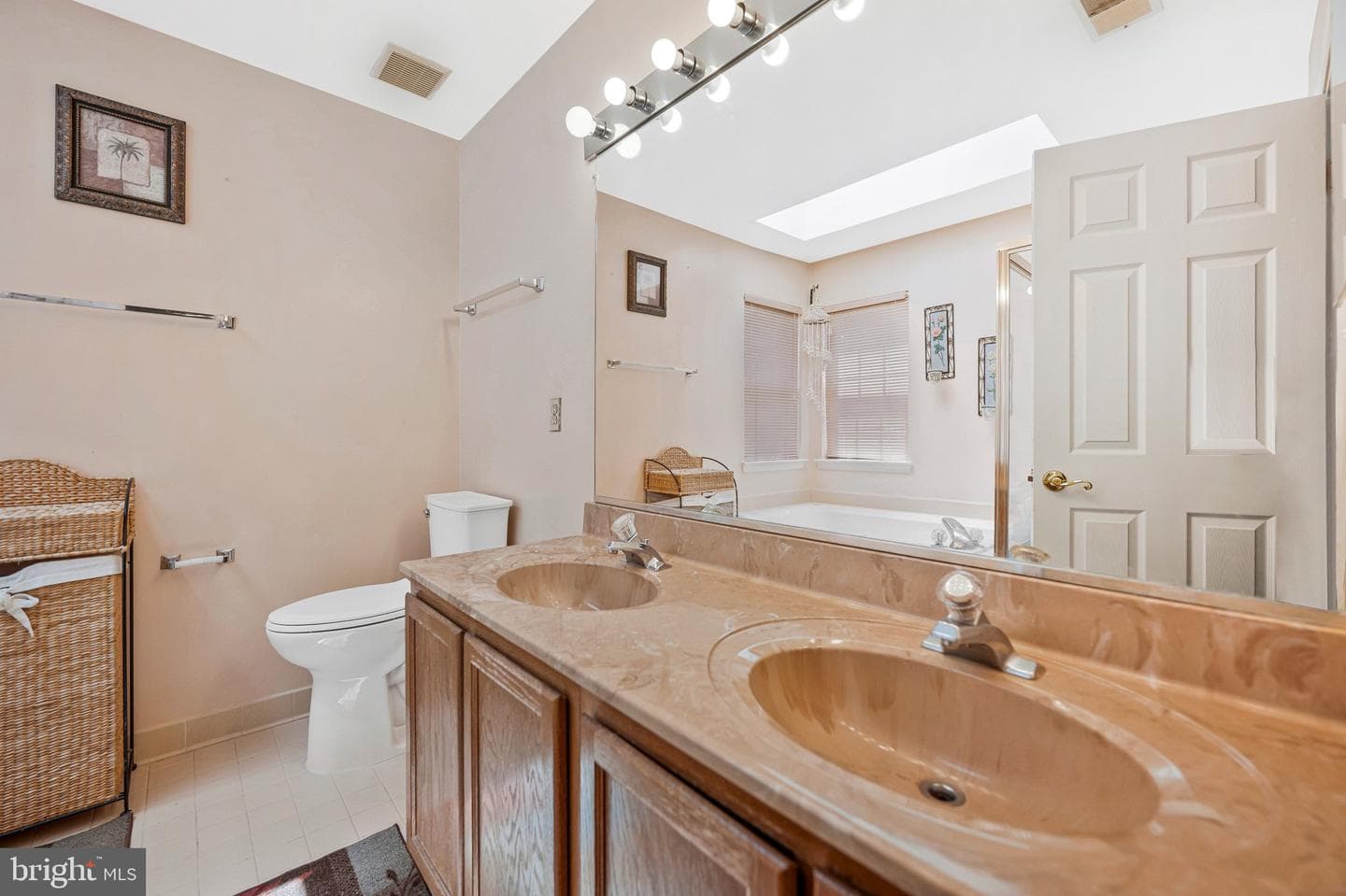 8811 Gladeside Drive photo 21