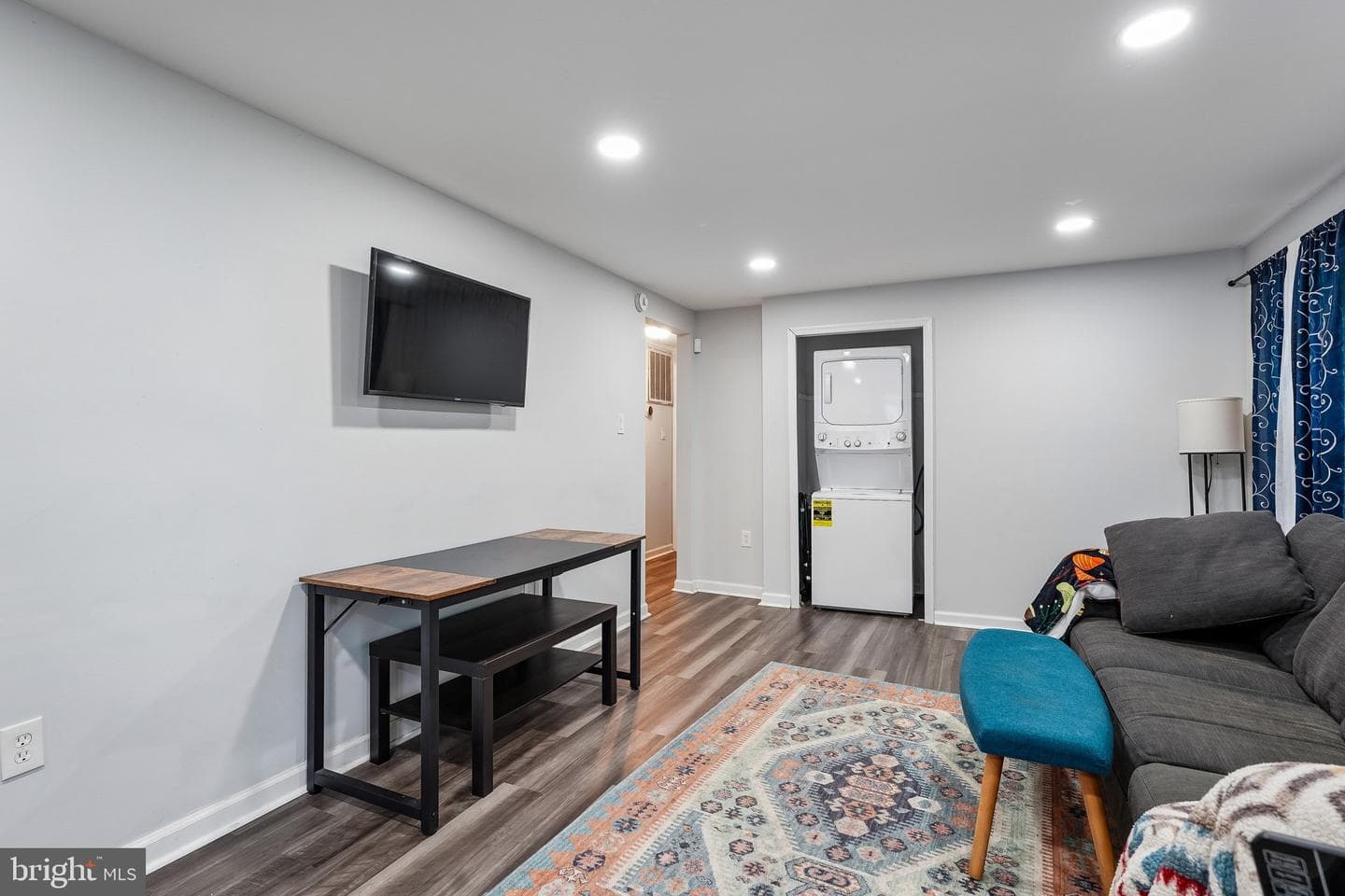 8615 Myrtle Avenue photo 23