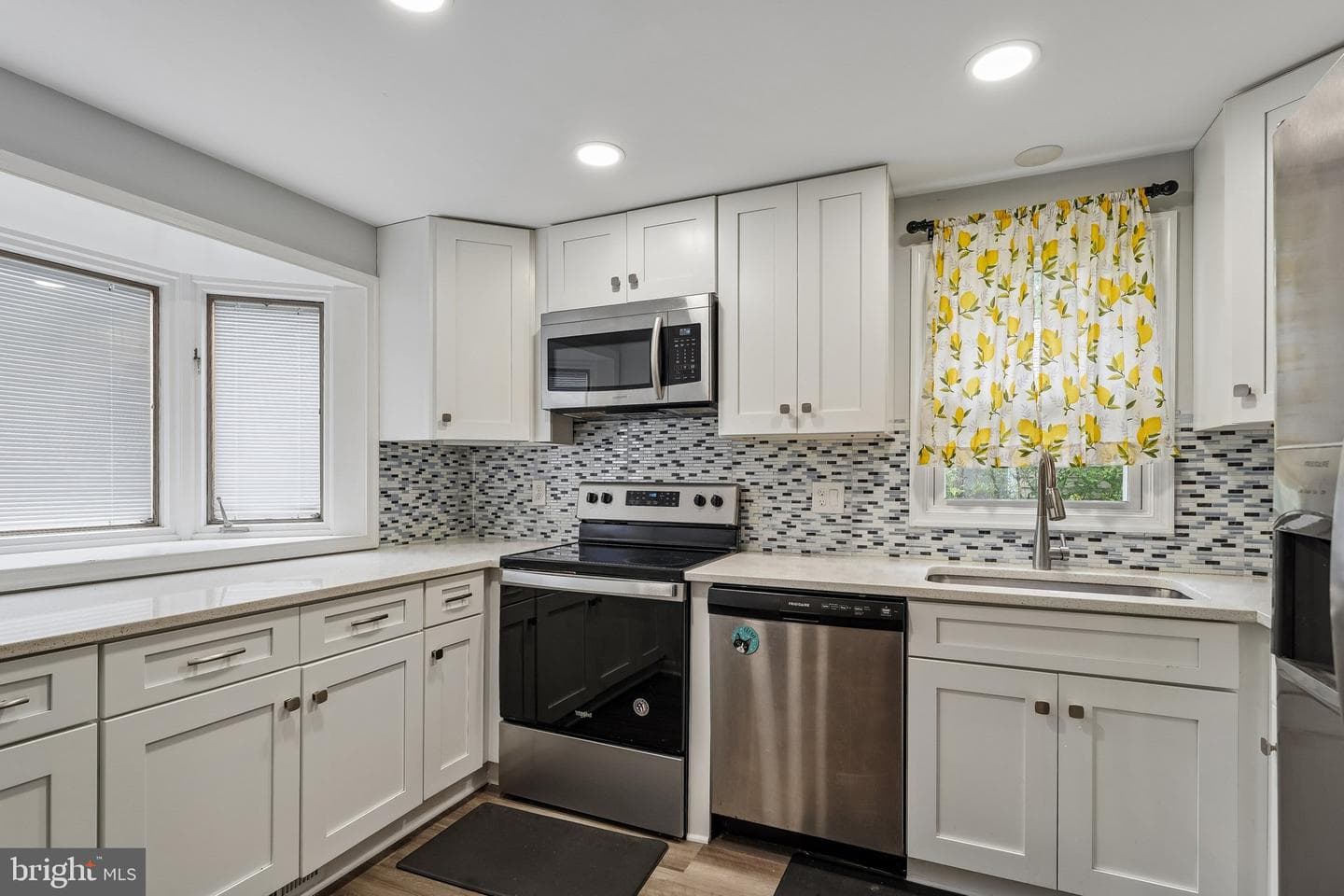 8615 Myrtle Avenue photo 4