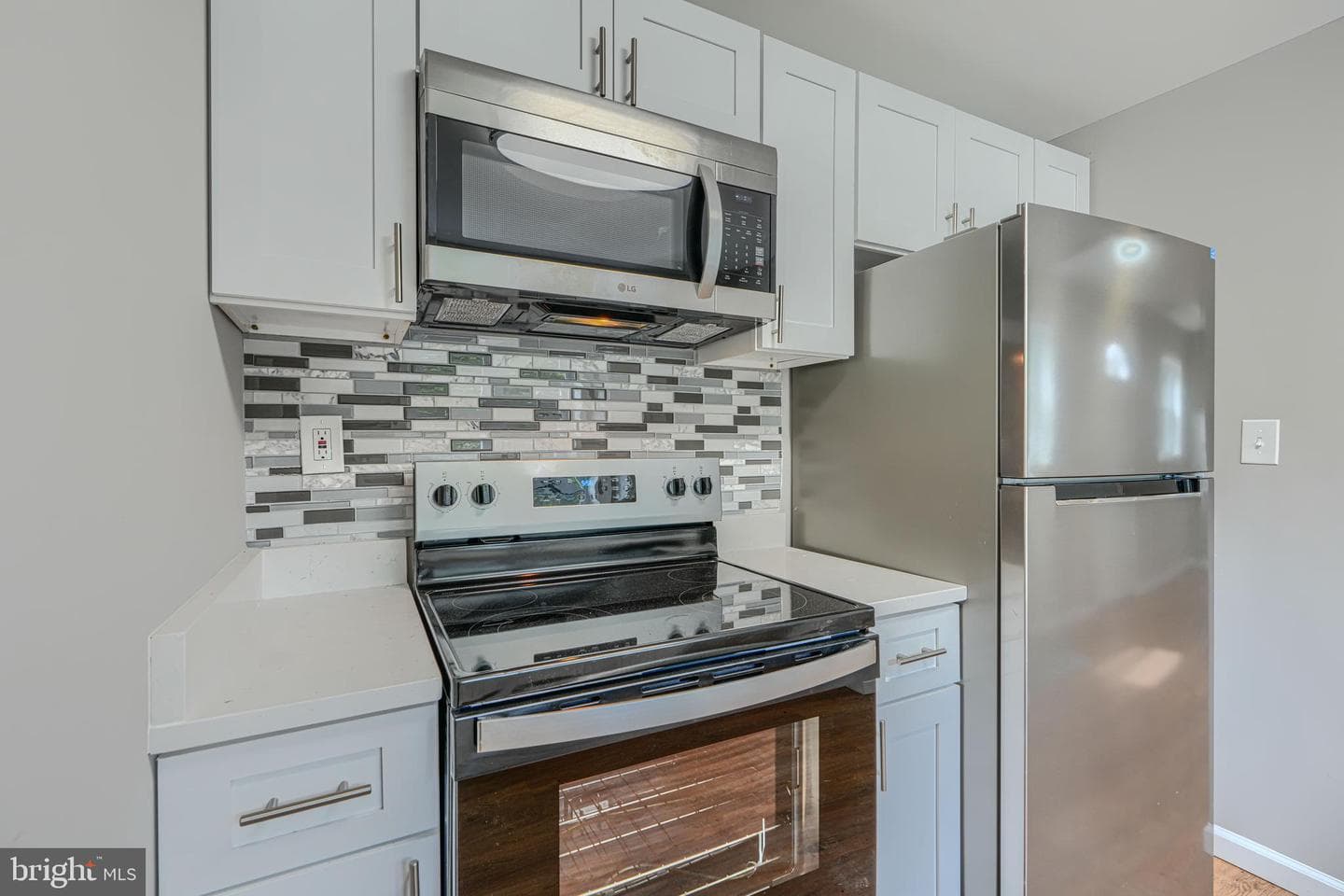 7825 Surratts Road photo 7