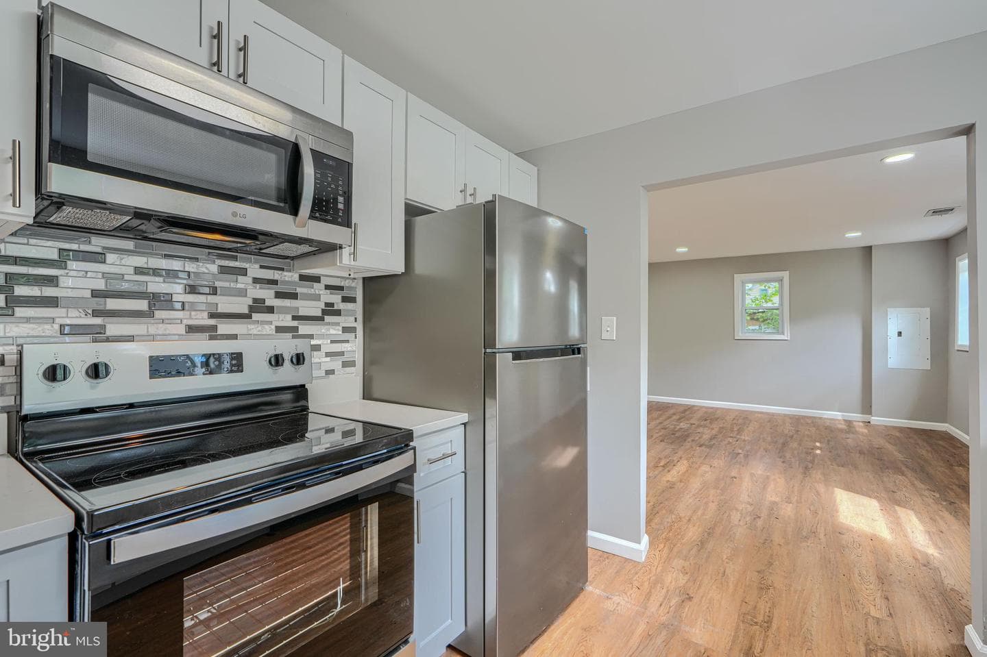 7825 Surratts Road photo 8