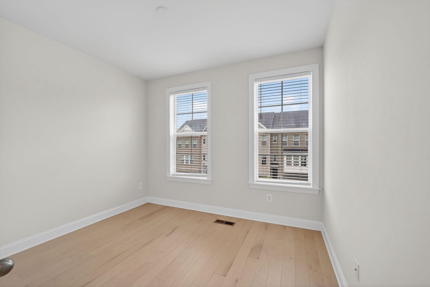 2724 Lewis And Clark Avenue photo 28