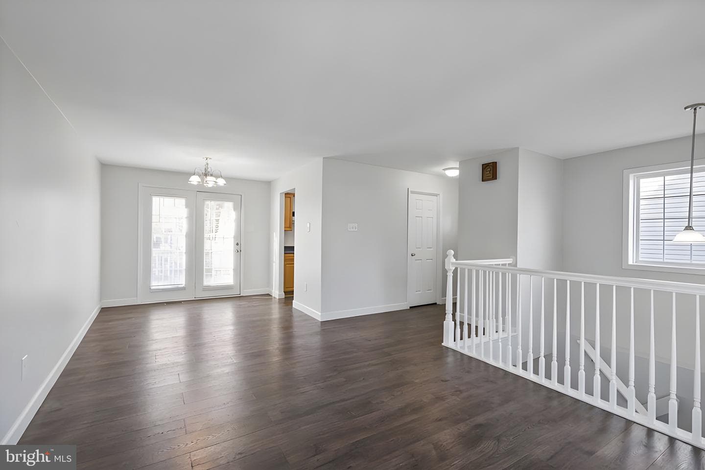 8804 35th Avenue photo 4