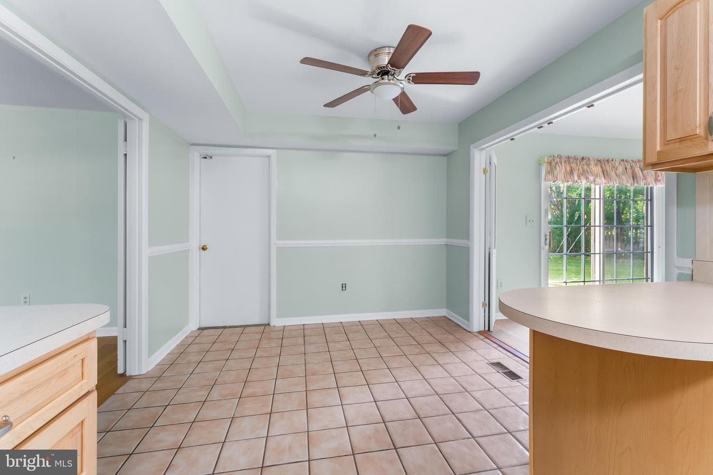 12106 Foxhill Lane photo 11