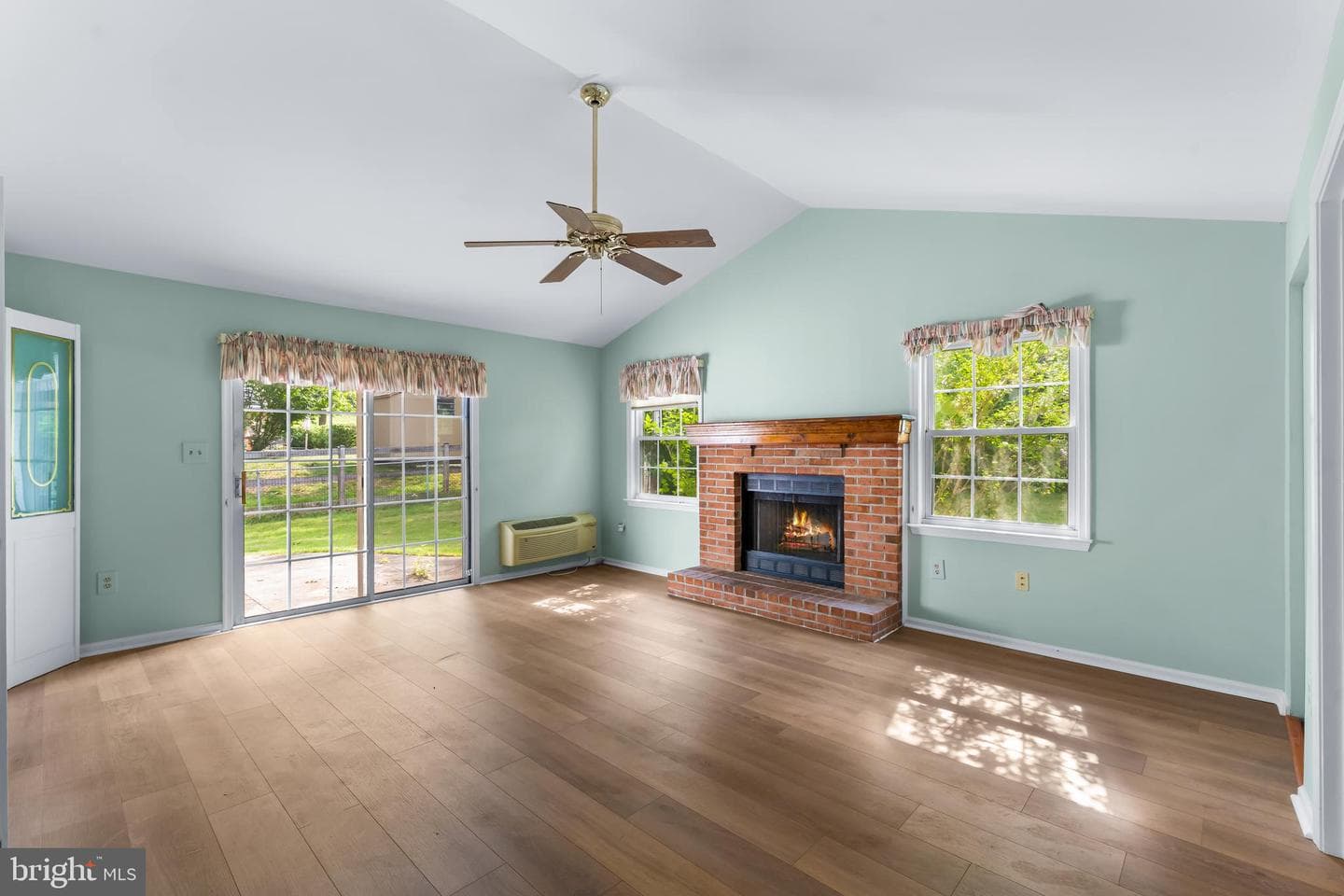 12106 Foxhill Lane photo 14