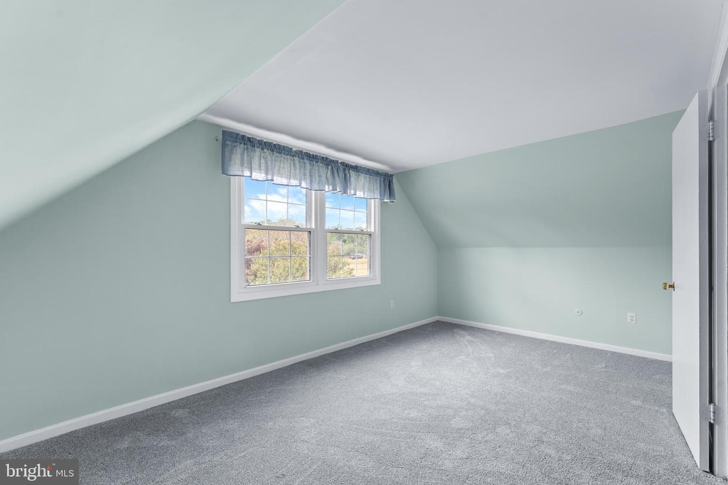 12106 Foxhill Lane photo 30