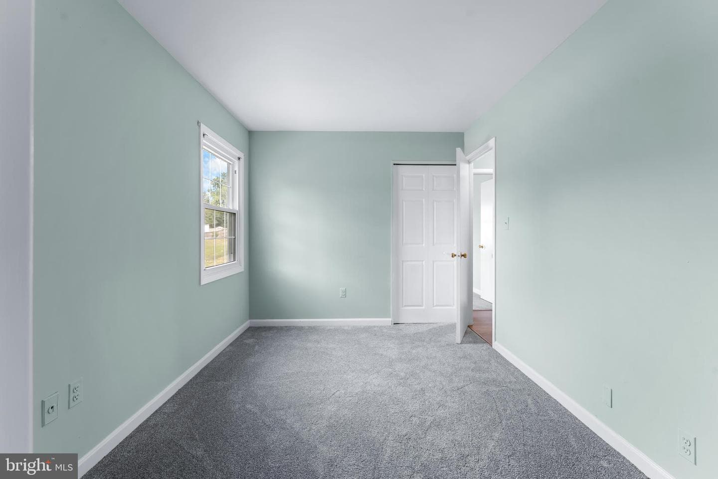 12106 Foxhill Lane photo 32