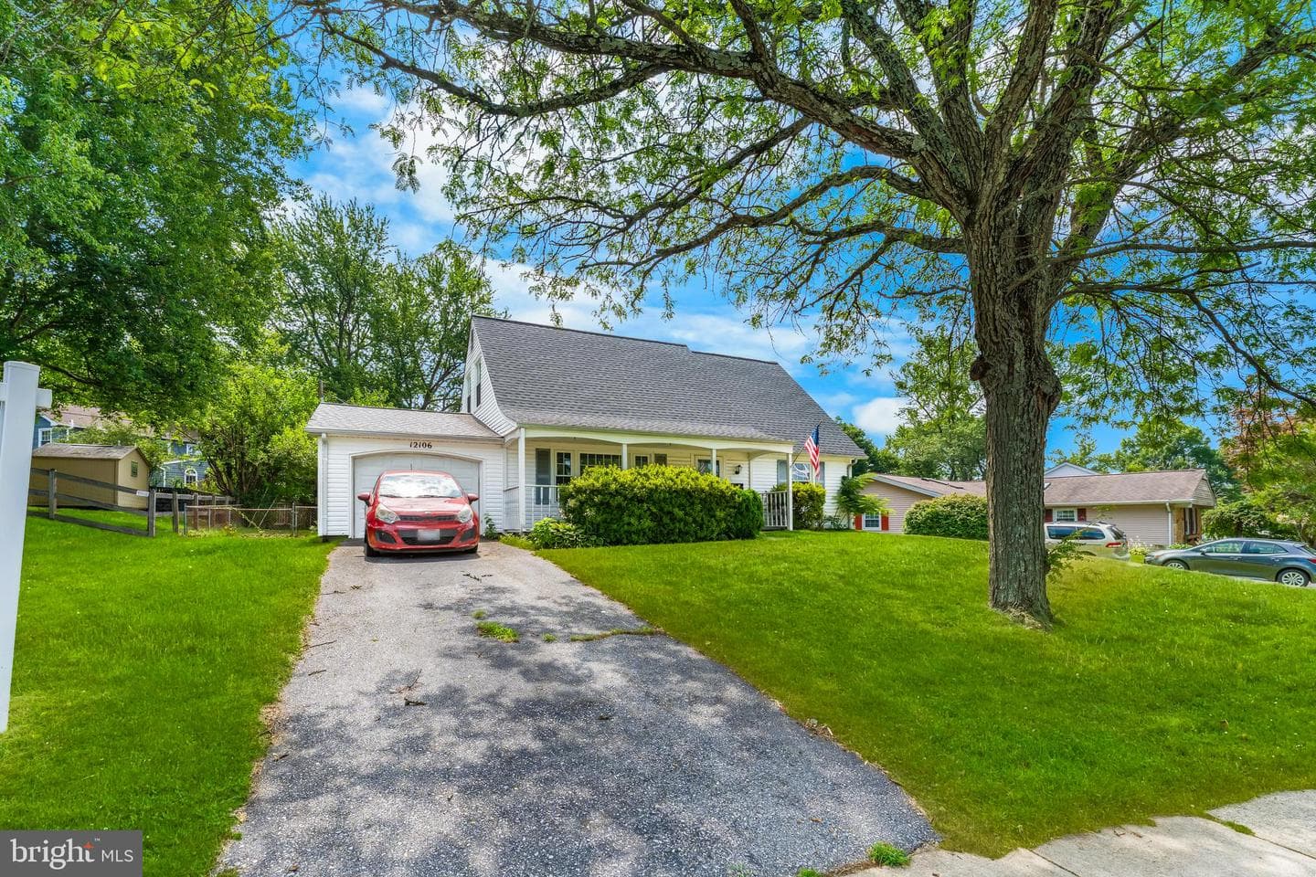 12106 Foxhill Lane photo 40