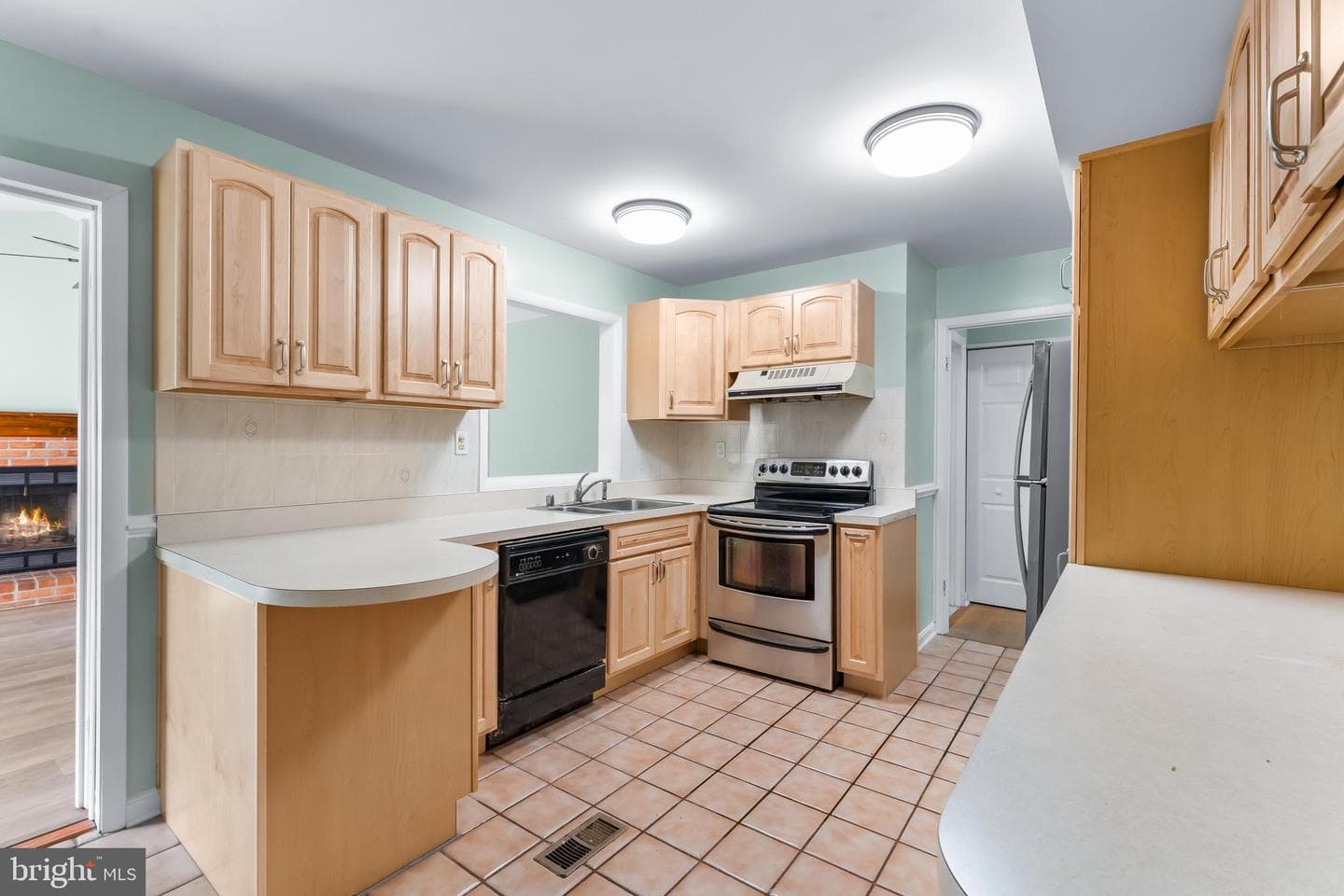 12106 Foxhill Lane photo 7
