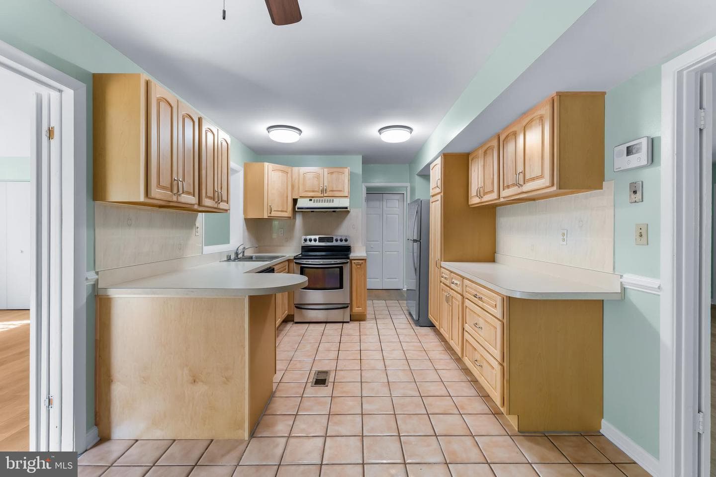 12106 Foxhill Lane photo 8