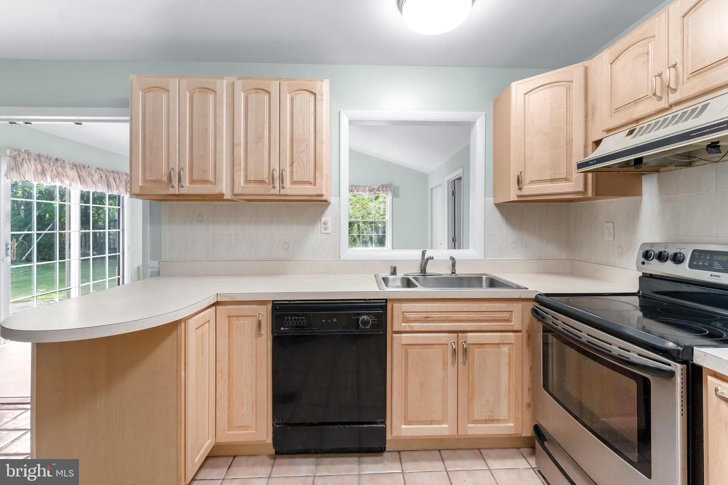 12106 Foxhill Lane photo 9