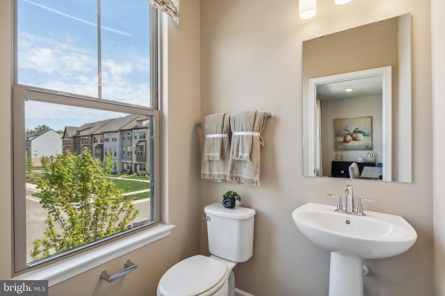 7047 Woodlands Green Road photo 16
