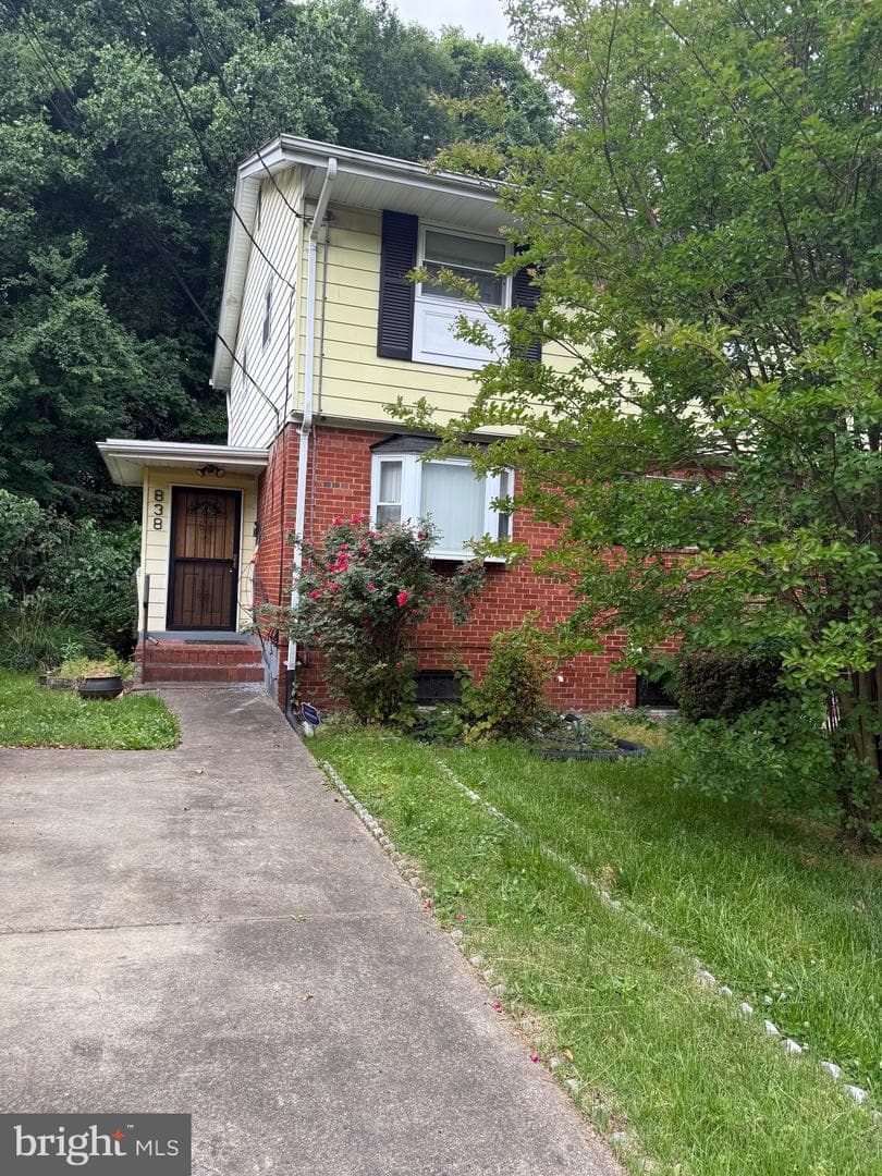 838 Booker Dr photo 1
