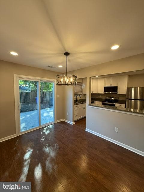 2271 Prince Of Wales Court photo 10