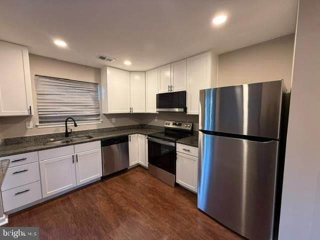 2271 Prince Of Wales Court photo 5