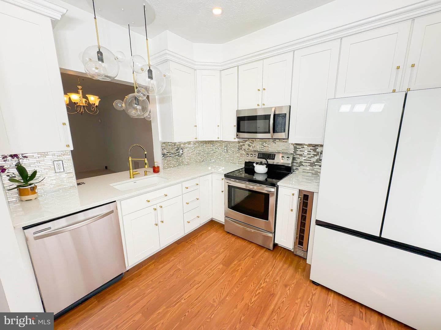 4000 Eastview Court photo 4